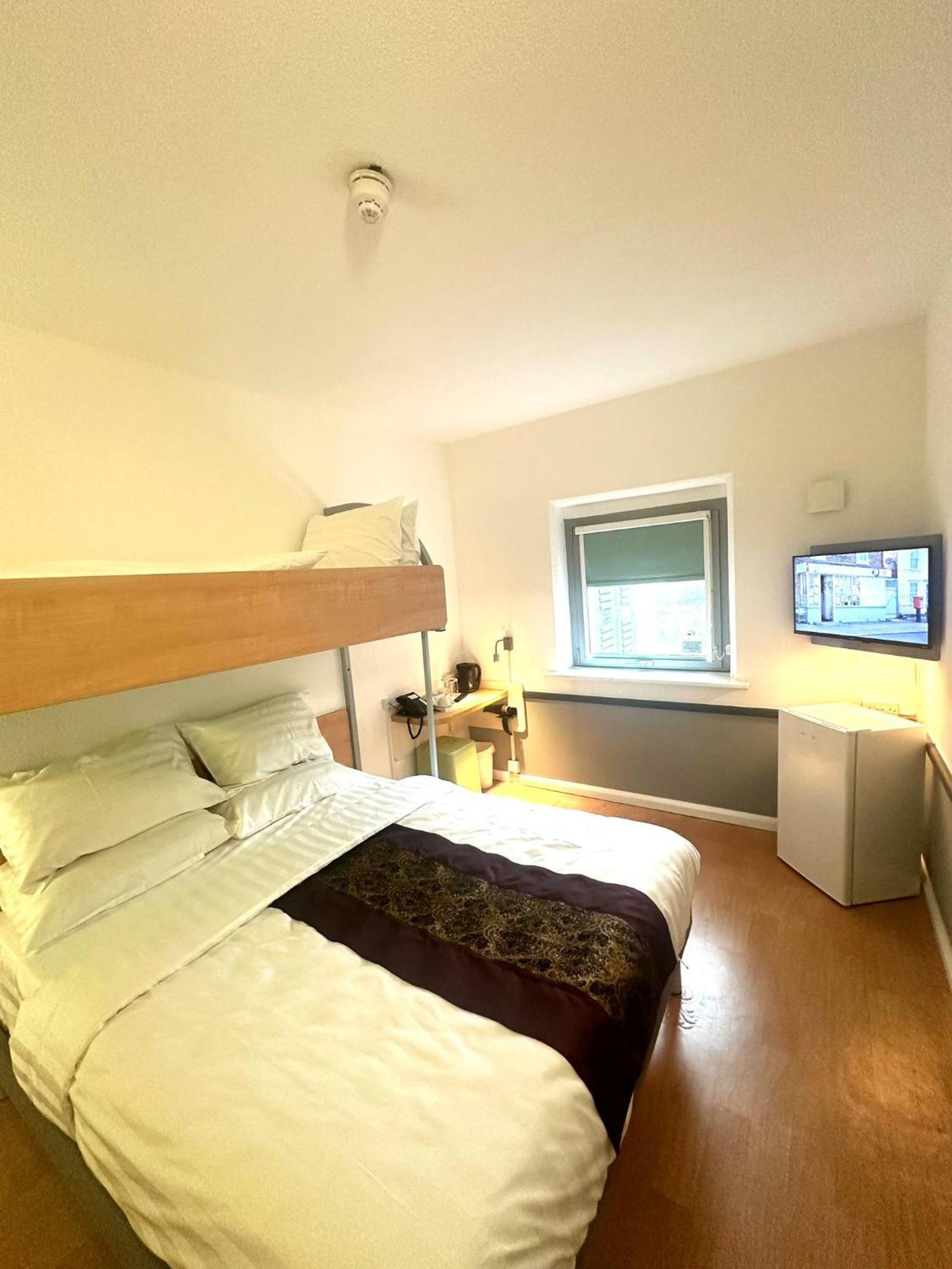 Cambridge Hotel Bradford Central Екстериор снимка